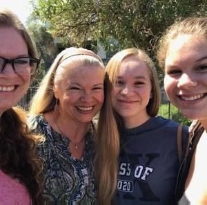 Meet your Posher, Liz